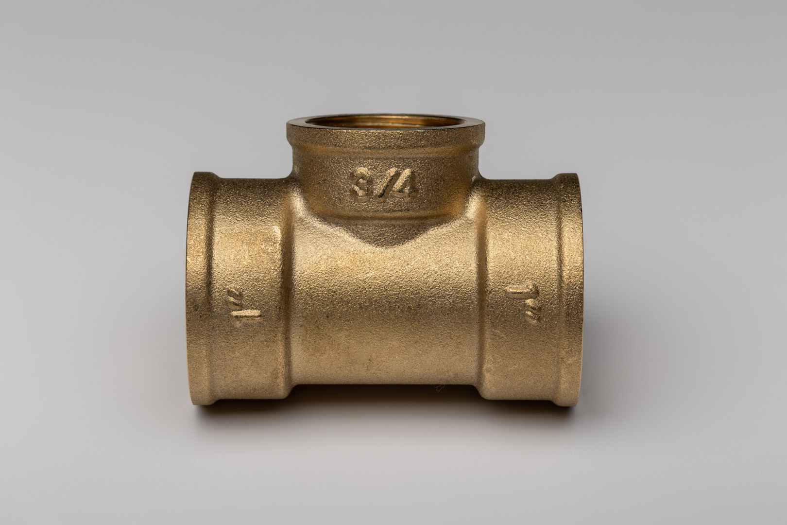 Žalvarinis redukcinis trišakis 1" x 3/4" x 1" - Image 5